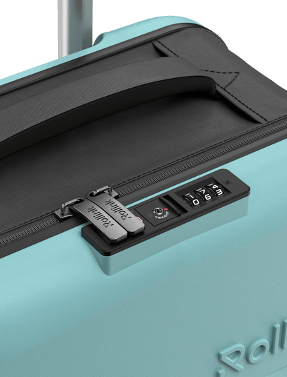 Flex 360° Carry On 4 Wheel Suitcase 21"